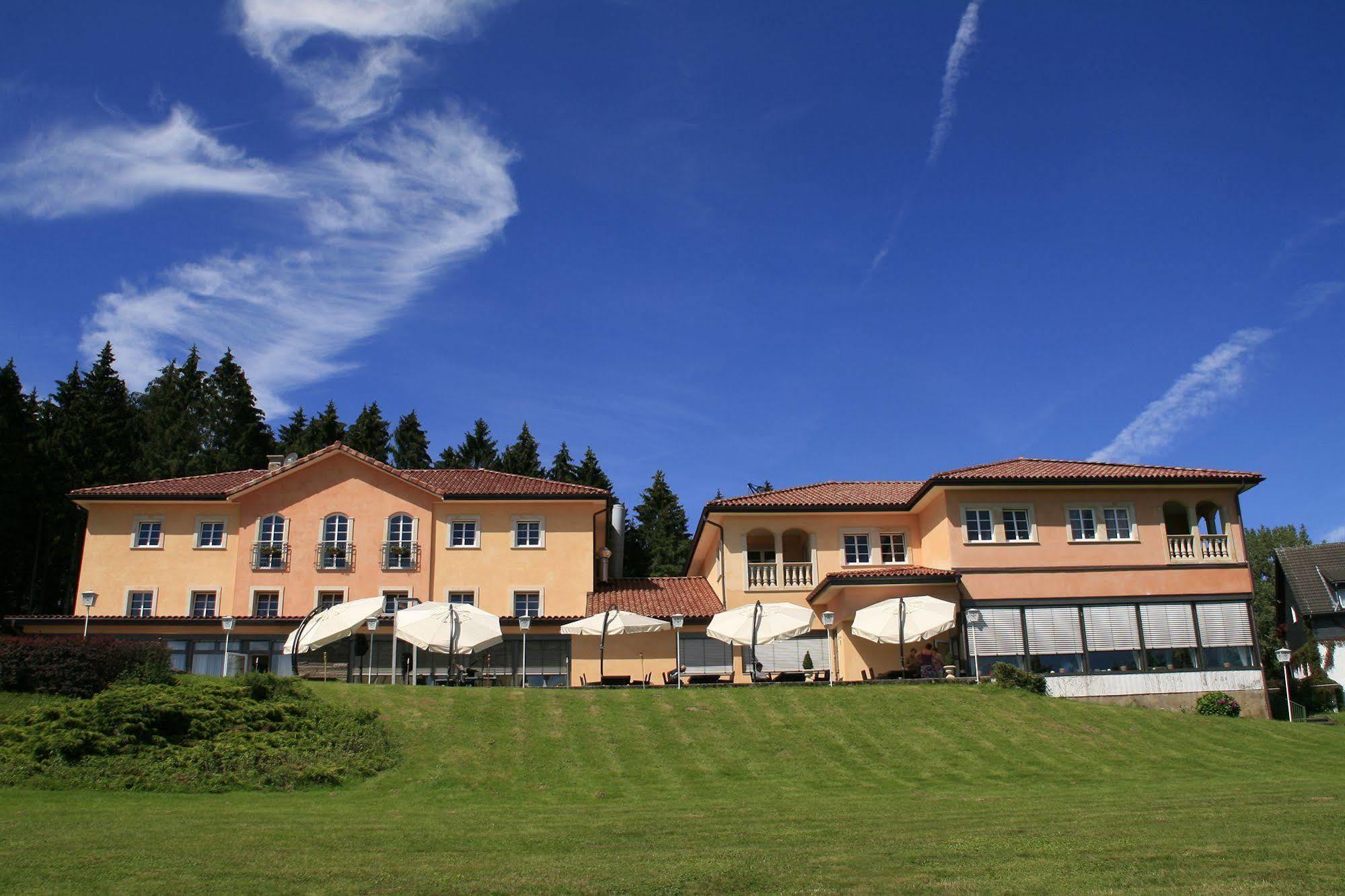 Waldhotel- Marienheide Buitenkant foto